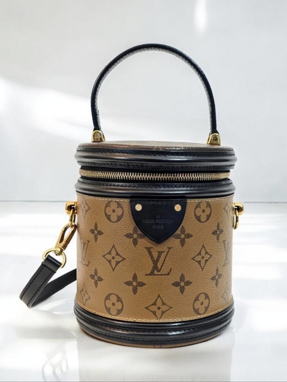 2x Available: Louis Vuitton Cannes Monogram Reverse Crossbody EXCLUSIVE SHOWCASE - Picture 3 of 6